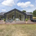 Feriehus 4 Bedroom Stunning In Aakirkeby Vester Somarken