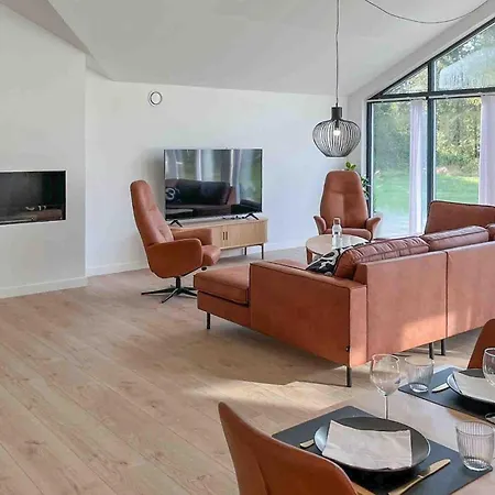 4 Bedroom Stunning In Aakirkeby