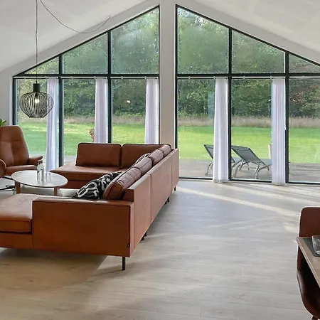 4 Bedroom Stunning In Aakirkeby * Vester Somarken