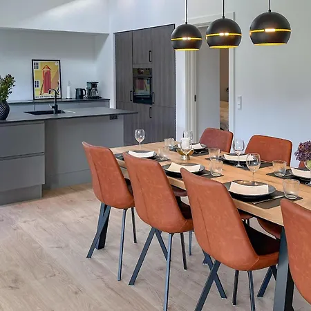 Vakantiehuis 4 Bedroom Stunning In Aakirkeby *