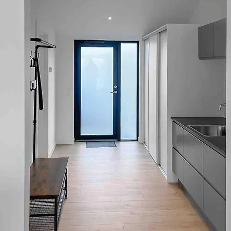 4 Bedroom Stunning In Aakirkeby