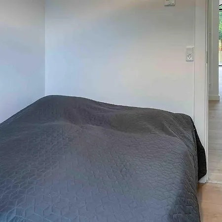 4 Bedroom Stunning In Aakirkeby Vakantiehuis