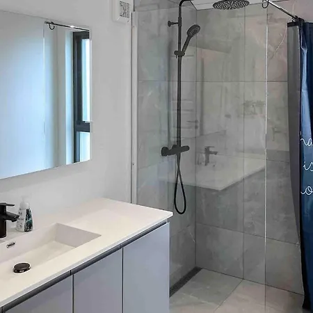 Vakantiehuis 4 Bedroom Stunning In Aakirkeby Vester Somarken