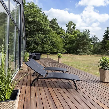 4 Bedroom Stunning In Aakirkeby *