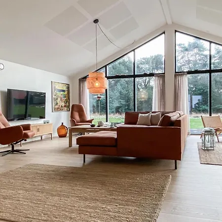 4 Bedroom Stunning In Aakirkeby *