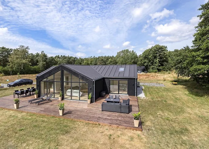 4 Bedroom Stunning In Aakirkeby Vester Somarken