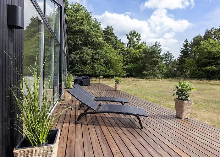 4 Bedroom Stunning In Aakirkeby *