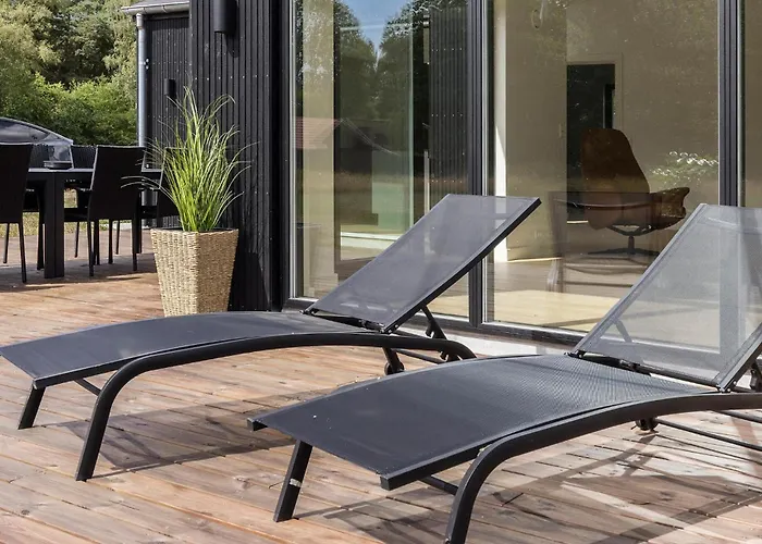 4 Bedroom Stunning In Aakirkeby Vakantiehuis Vester Somarken
