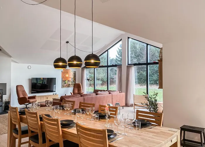 4 Bedroom Stunning In Aakirkeby *