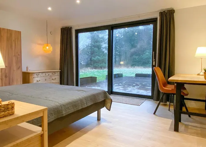 Vakantiehuis 4 Bedroom Stunning In Aakirkeby