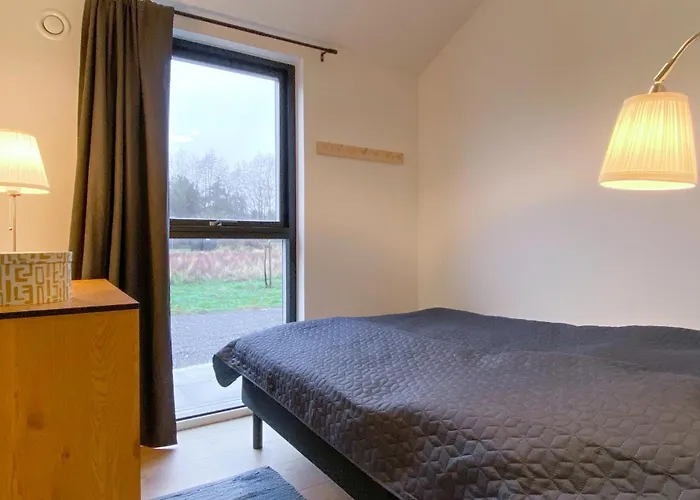 Vakantiehuis 4 Bedroom Stunning In Aakirkeby *