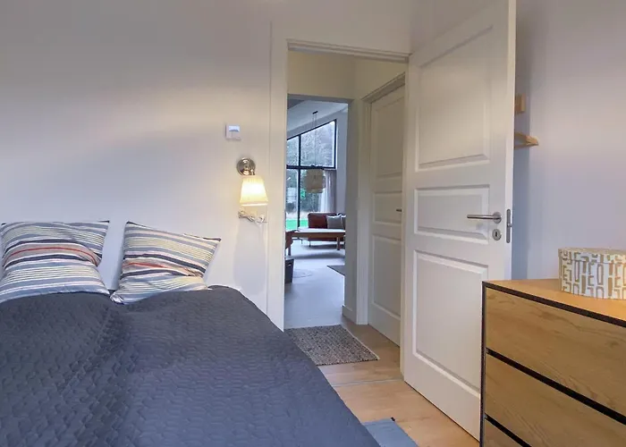 Vakantiehuis 4 Bedroom Stunning In Aakirkeby Vester Somarken