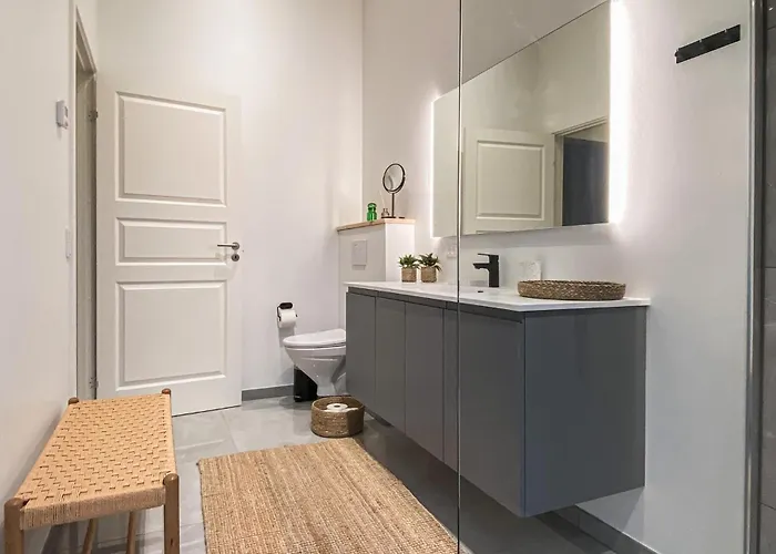 4 Bedroom Stunning In Aakirkeby Vakantiehuis *